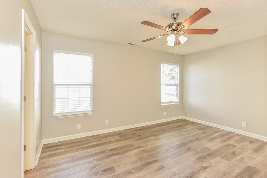 Building Photo - 1315 Owasa Trail