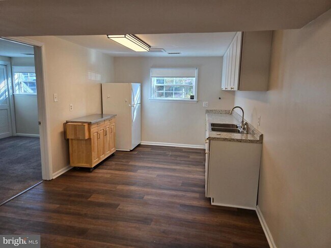 Building Photo - 341 S 26th St