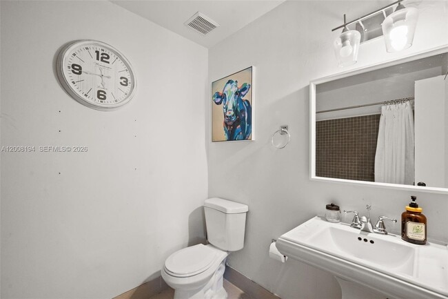 Building Photo - 3951 Adra Ave