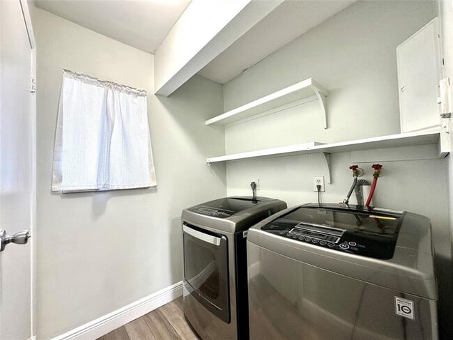 Building Photo - 10875 NW 29th Manor