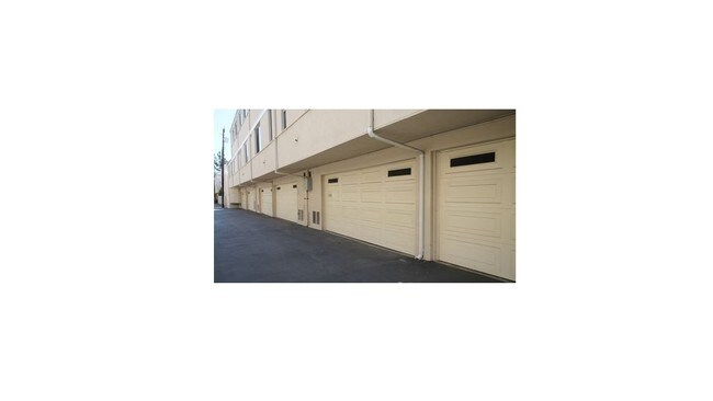 Building Photo - 4218 W Kling St