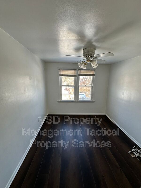 Building Photo - 1780 S Green Rd