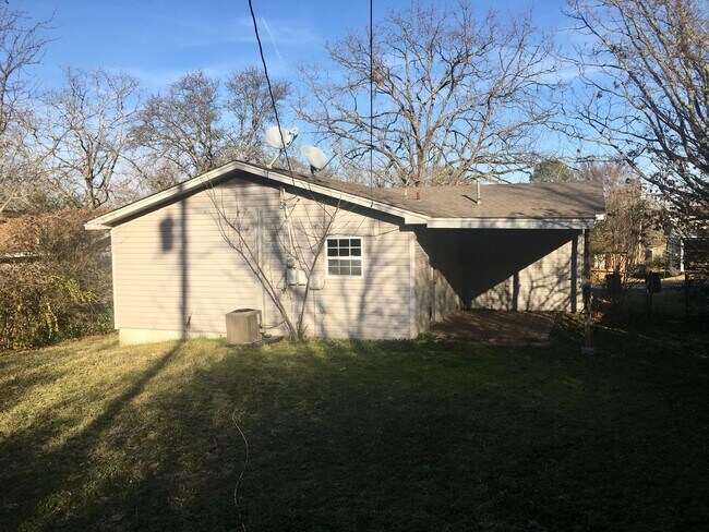 Building Photo - Sherwood rental!