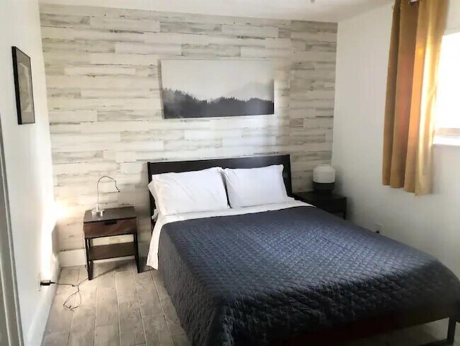 Building Photo - 5909 Bolm Rd