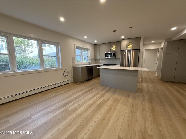 Primary Photo - 1217 Ocean Ave N