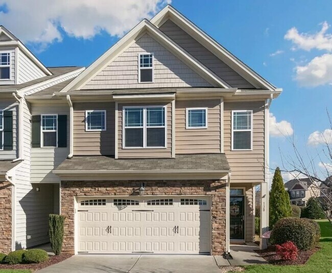 Primary Photo - 120 Crosby Ln