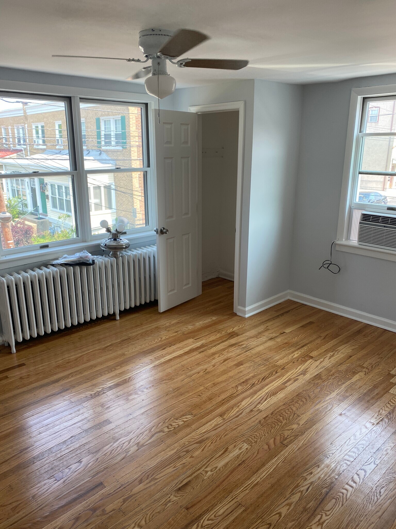 Room 5 - 893 Penn St