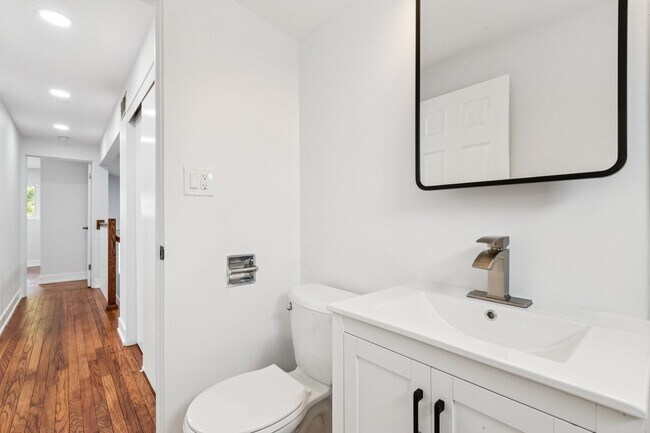 Building Photo - 26 N Craig Pl