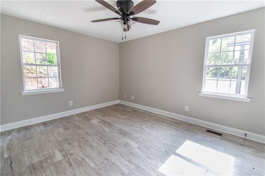 Building Photo - 270 Irwin Mill Rd SE