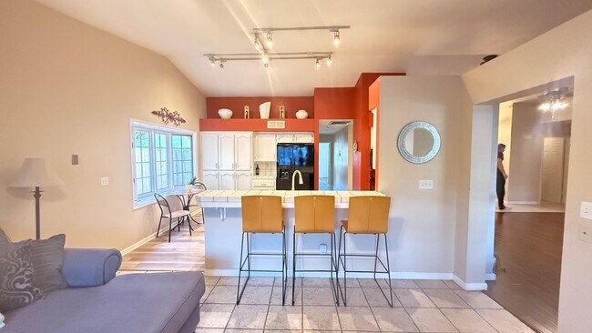 Building Photo - 3-bedroom, 2-bathroom home located in the ...