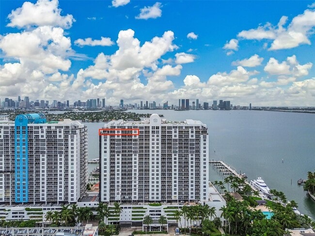 Building Photo - 1900 Sunset Harbour Dr