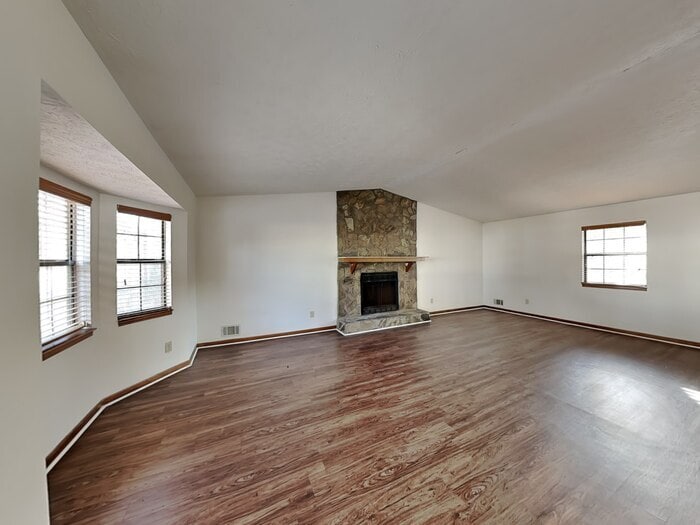 Building Photo - 7319 Exeter Ct