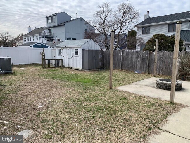 Building Photo - 18 Brookfield Dr