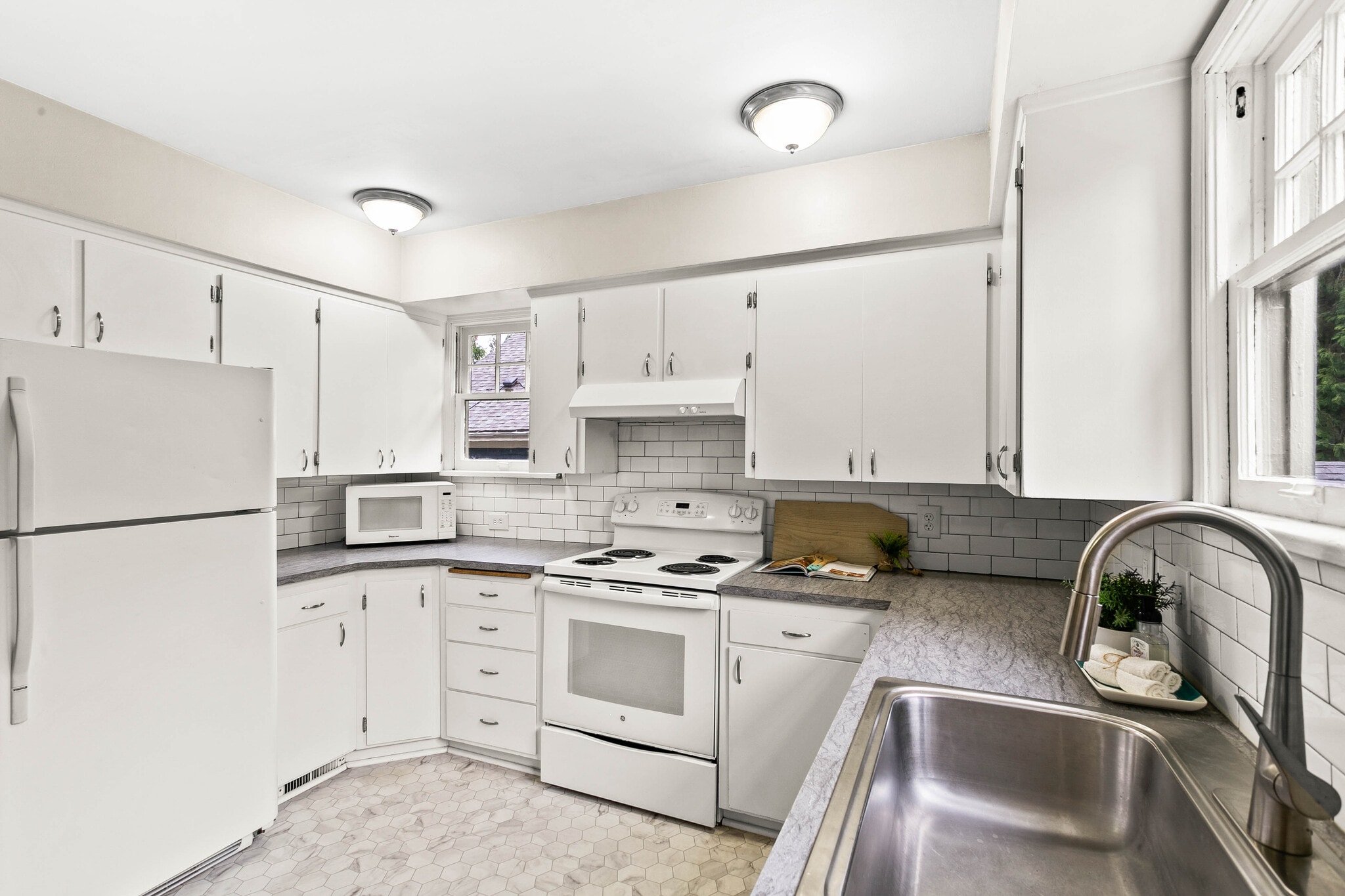 Kitchen (southwest) - 307 E 29th Ave