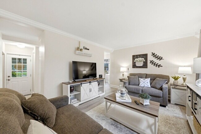 Building Photo - Furnished 3-Bedroom Single-Family Home in Lancaster