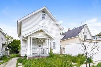 Building Photo - 1825 Holmes Ave