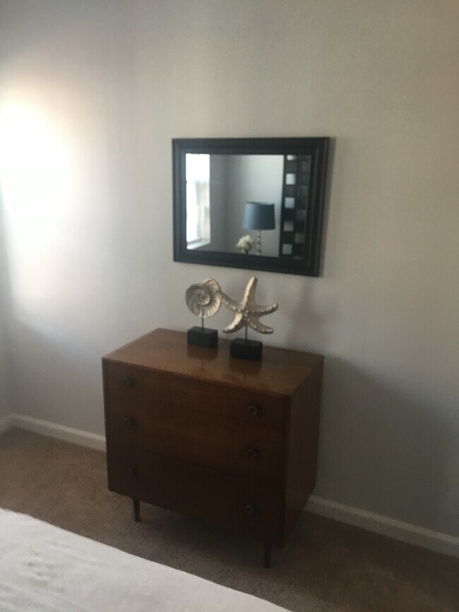 Building Photo - 312 S Duncan St