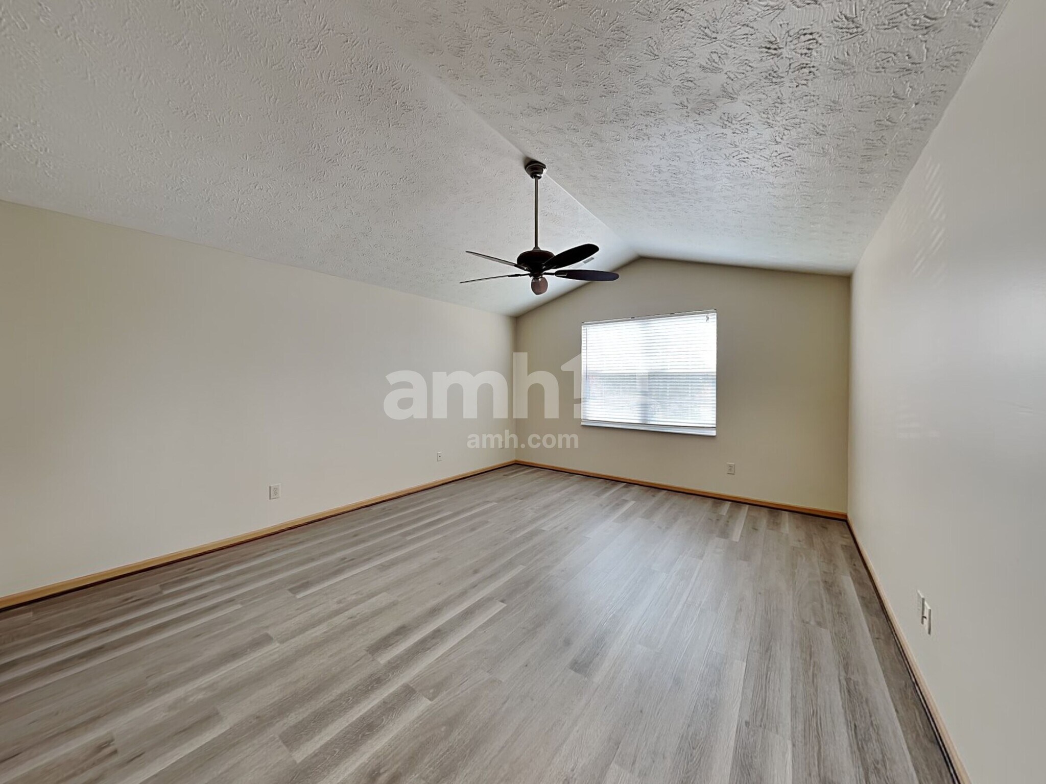 Building Photo - 7474 Heaton Cir