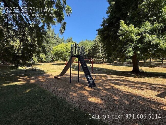 Building Photo - 2252 SE 70th Ave