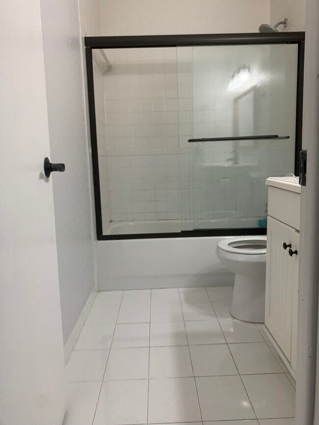 2nd Floor Bathroom - 6602 SW 114th Ave