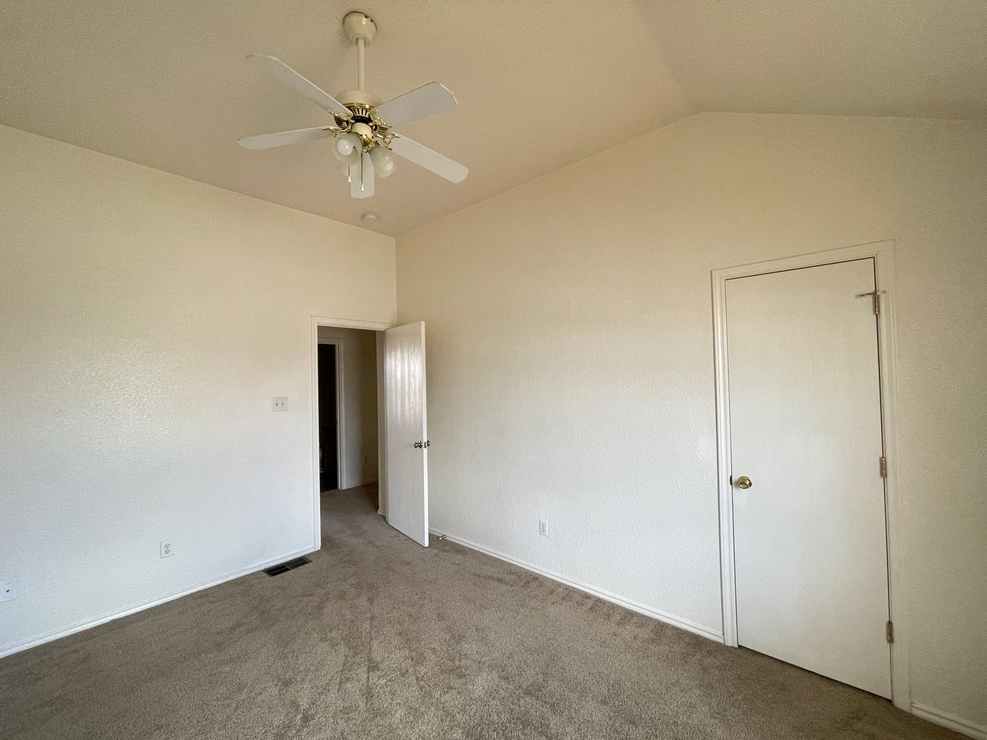 Building Photo - 4407 Jeff Scott Dr