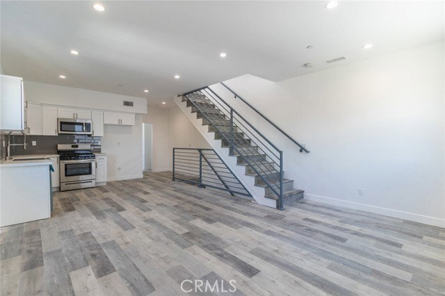 Building Photo - 5144 Riverton Ave