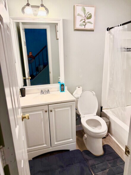 Building Photo - 2004 Fort Pemberton Ct