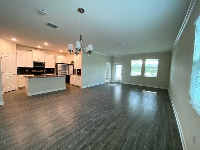 Building Photo - 11440 Satire St