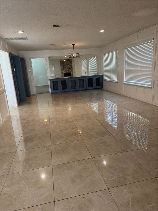 Building Photo - 7838 Vickijohn Dr