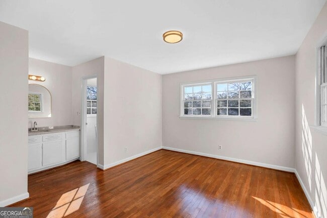 Building Photo - 6541 Debbie Sue Ln