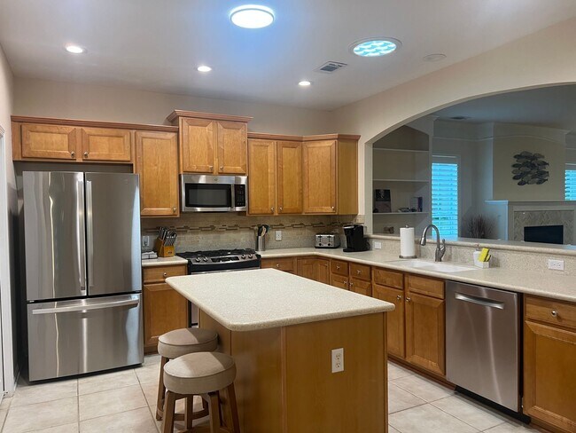 Building Photo - Lovely Furnished Home in The Haven