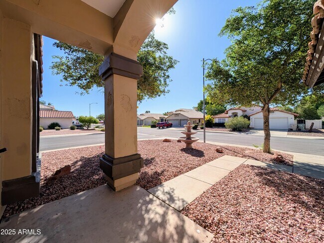 Building Photo - 5232 W Tonto Rd
