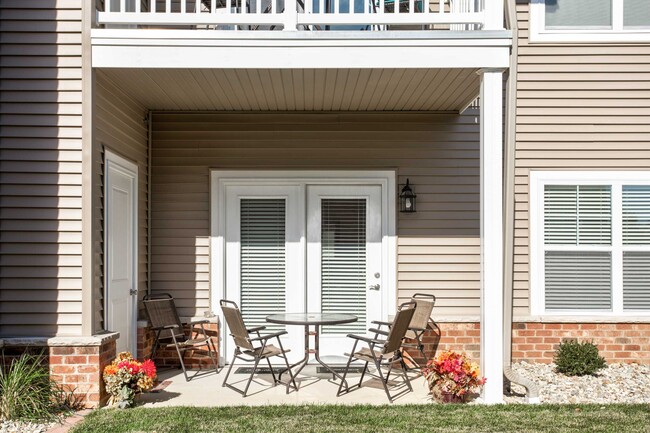 Apartment patio - 2633 Columbia Lakes Dr