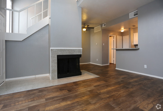 Interior Photo - Woodbridge Townhomes