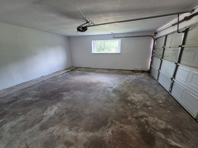 Building Photo - 3706 Verhalen Ave