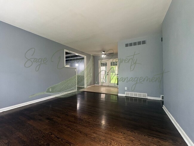 Building Photo - MODERN RENOVATIONS!!!