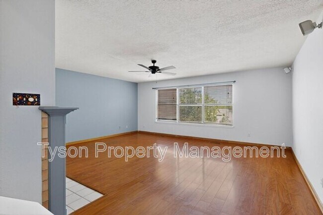 Building Photo - 9230 Osuna Pl NE