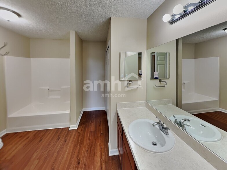 Building Photo - 578 Prindle Dr E