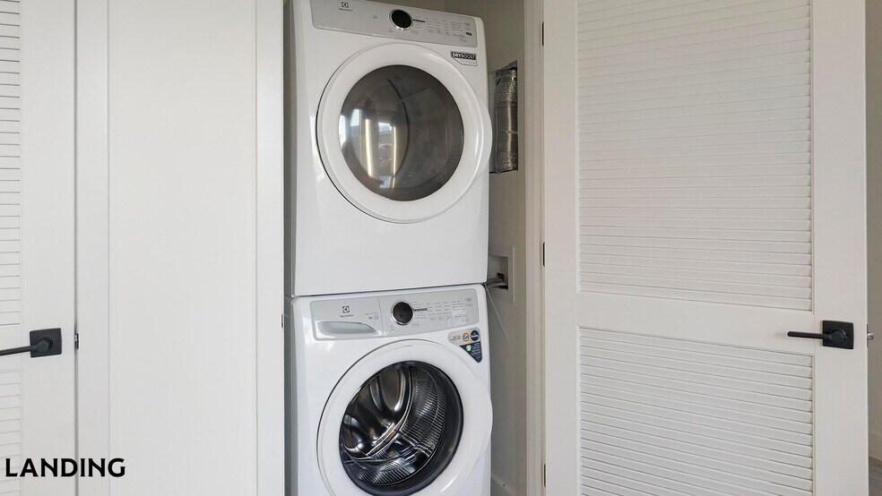 Building Photo - 1007 S Mint St