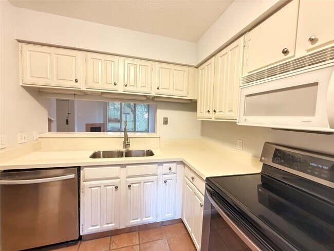 Building Photo - 2601 S Braeswood Blvd