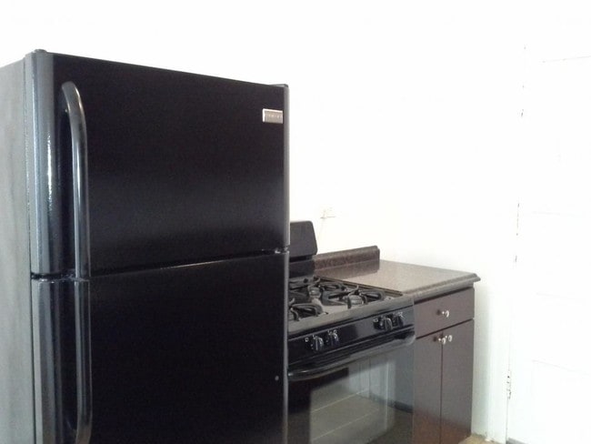 Building Photo - Astoria Properties