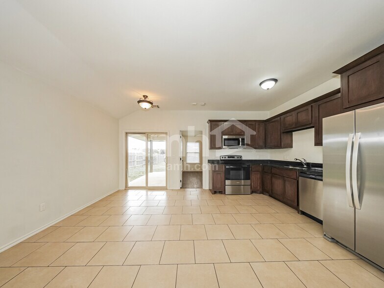Building Photo - 1608 Ginger Ave