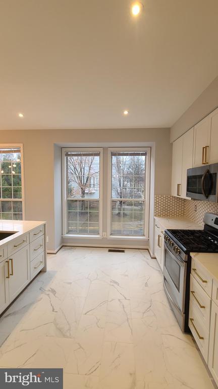 Building Photo - 47682 Sandbank Square