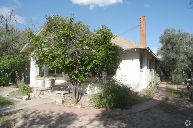 Building Photo - 820 N 6th Ave