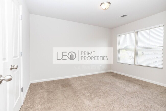 Building Photo - 156 Daisy Cir