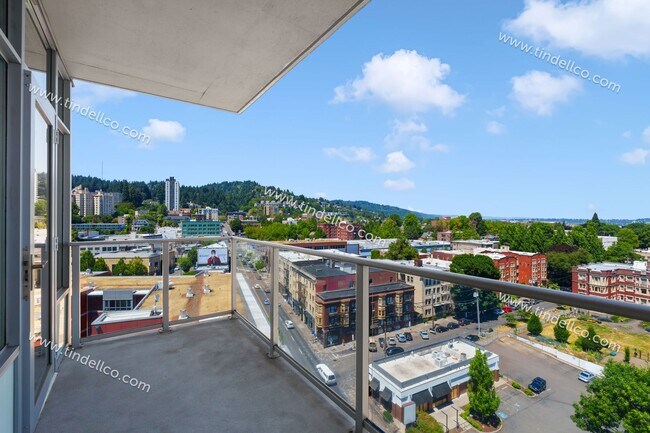 Building Photo - The Civic | 11th Floor 2BD/2BA with Stunning Portland Views, Free Parking and Free Utilities!
