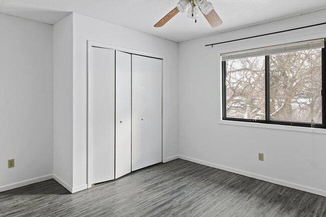 Building Photo - 1305 Christopher Cir