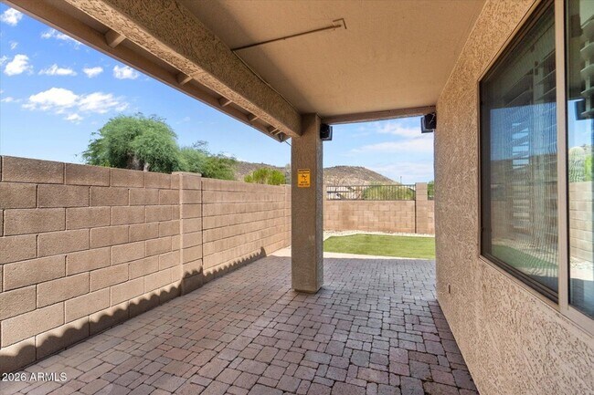 Building Photo - 2212 E Vista Bonita Dr