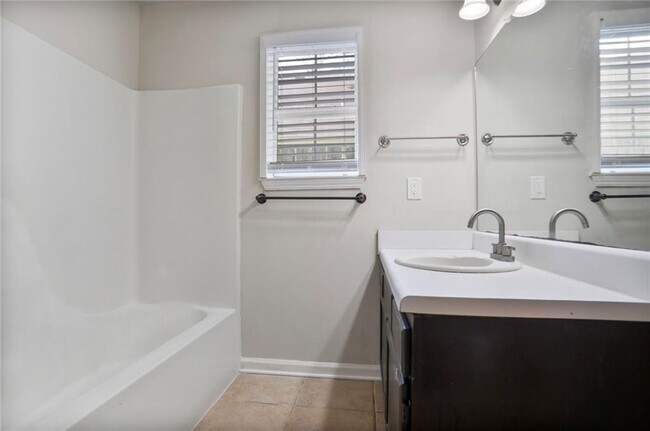 Building Photo - 3756 Old Oak Ct
