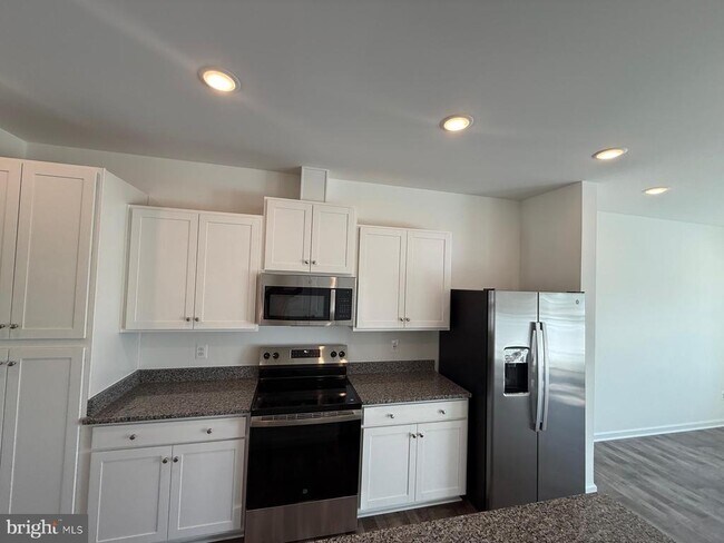 Building Photo - 36106 Wilderness Shores Way